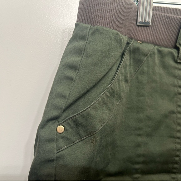 Size 18 Croft & Barrow women’s shorts Olive green - Picture 6 of 7